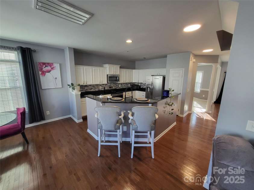 9323 Lenox Pointe Drive, Charlotte, NC 28273.  MLS# CAR4210619, YatesRealty ID 2413. Kitchen