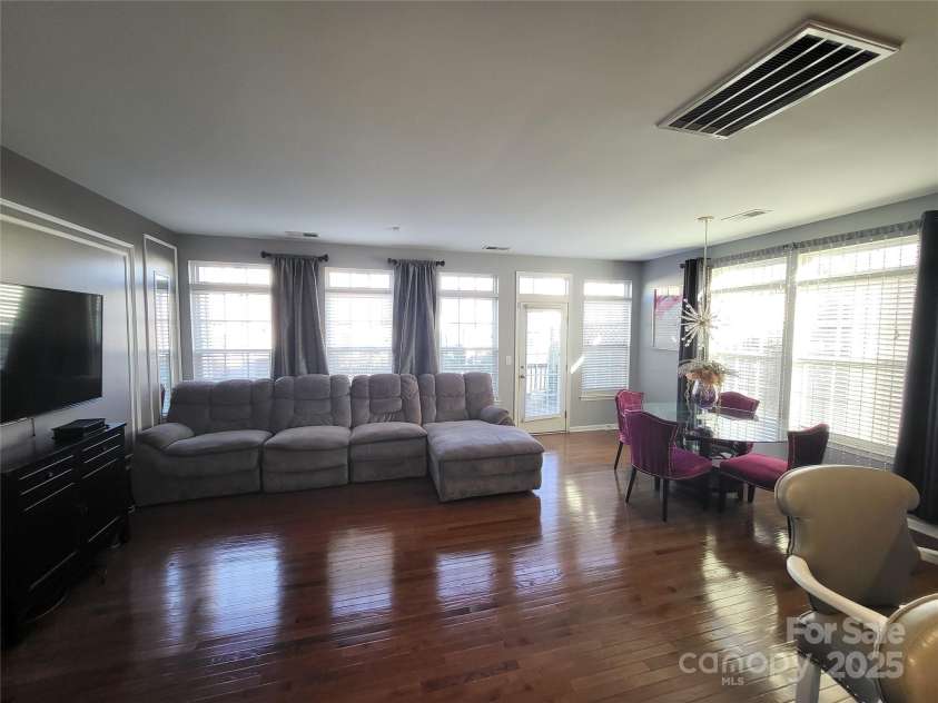 9323 Lenox Pointe Drive, Charlotte, NC 28273.  MLS# CAR4210619, YatesRealty ID 2413. Living Room