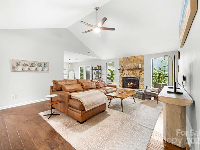 6808 Arroyo Drive, Charlotte, NC 28227.  MLS# CAR4276708, YatesRealty ID 24130. 