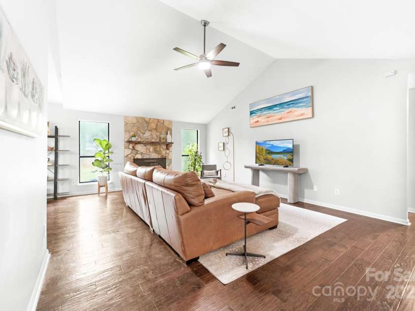 6808 Arroyo Drive, Charlotte, NC 28227.  MLS# CAR4276708, YatesRealty ID 24130. 