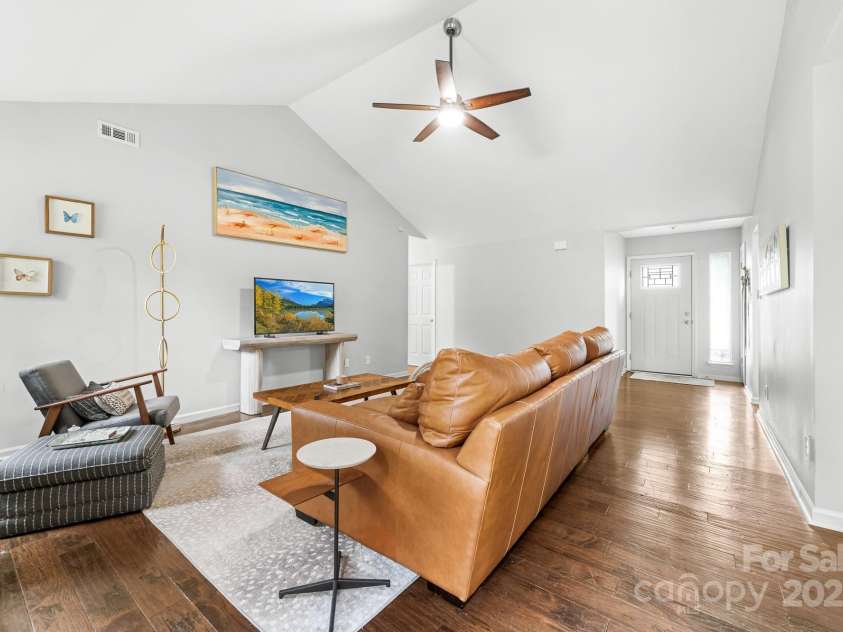 6808 Arroyo Drive, Charlotte, NC 28227.  MLS# CAR4276708, YatesRealty ID 24130. 