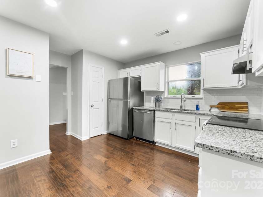 6808 Arroyo Drive, Charlotte, NC 28227.  MLS# CAR4276708, YatesRealty ID 24130. 