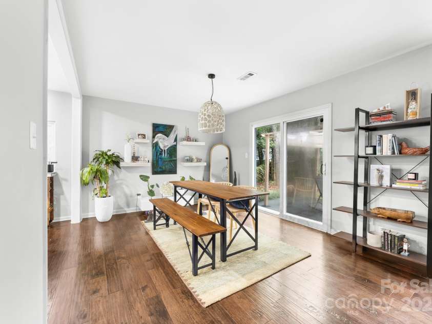 6808 Arroyo Drive, Charlotte, NC 28227.  MLS# CAR4276708, YatesRealty ID 24130. 