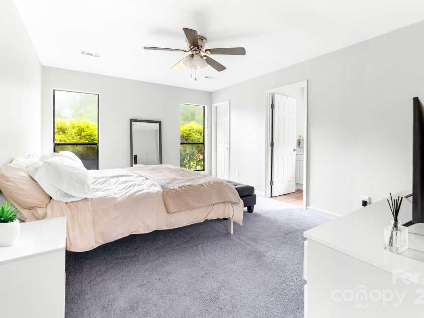 6808 Arroyo Drive, Charlotte, NC 28227.  MLS# CAR4276708, YatesRealty ID 24130. 