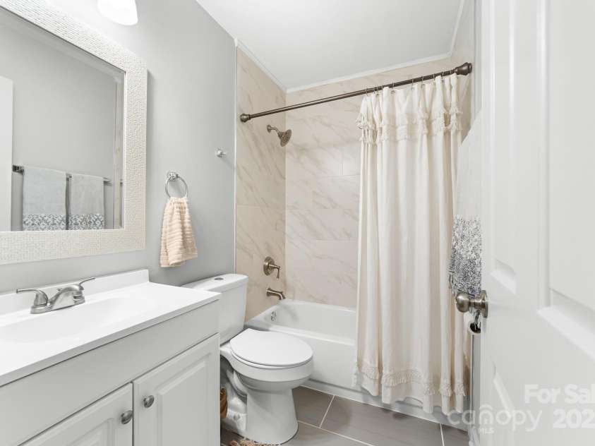 6808 Arroyo Drive, Charlotte, NC 28227.  MLS# CAR4276708, YatesRealty ID 24130. 