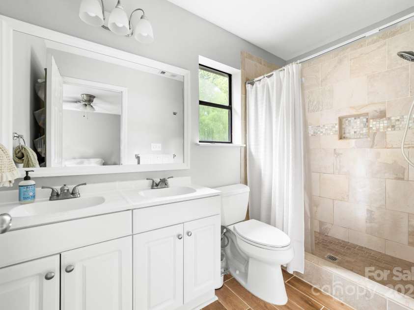 6808 Arroyo Drive, Charlotte, NC 28227.  MLS# CAR4276708, YatesRealty ID 24130. 