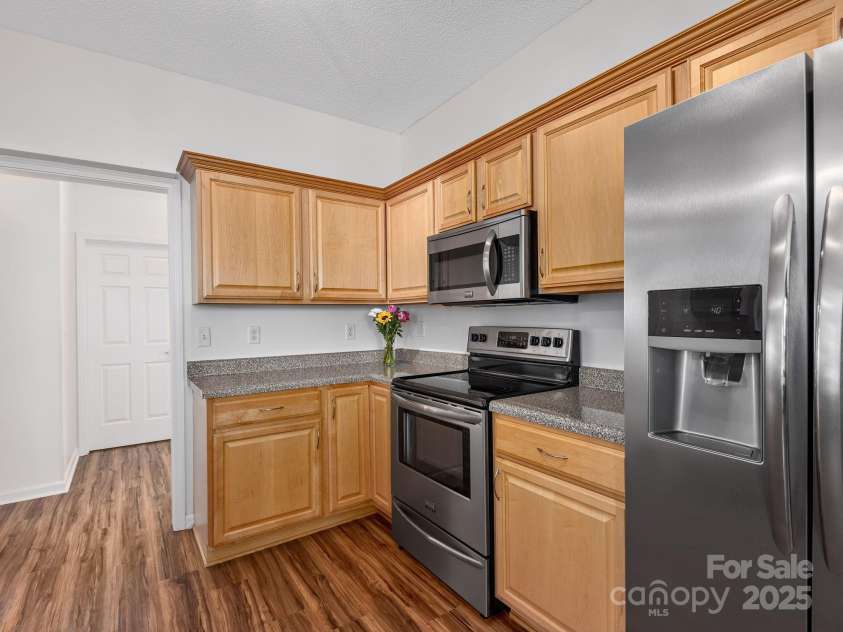 17 Hollow Crest Way, Arden, NC 28704.  MLS# CAR4251025, YatesRealty ID 24132. 