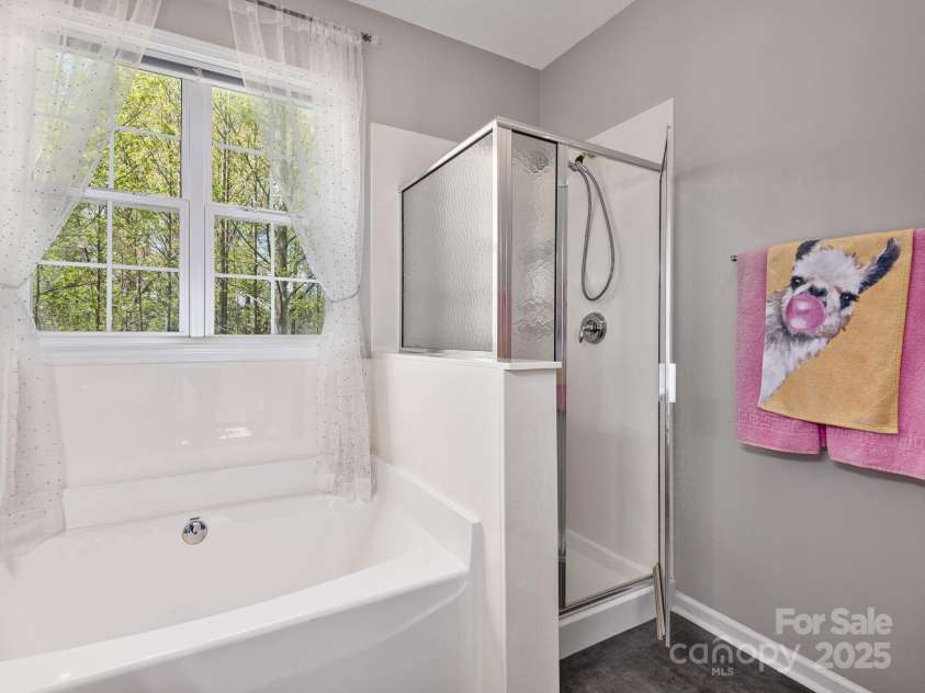 17 Hollow Crest Way, Arden, NC 28704.  MLS# CAR4251025, YatesRealty ID 24132. 