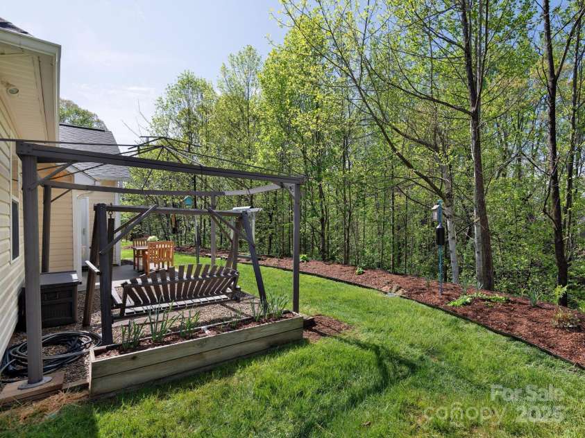 17 Hollow Crest Way, Arden, NC 28704.  MLS# CAR4251025, YatesRealty ID 24132. 