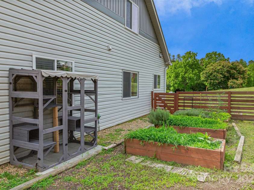 344 Hemlock Springs Trail, Weaverville, NC 28787.  MLS# CAR4271201, YatesRealty ID 24133. 