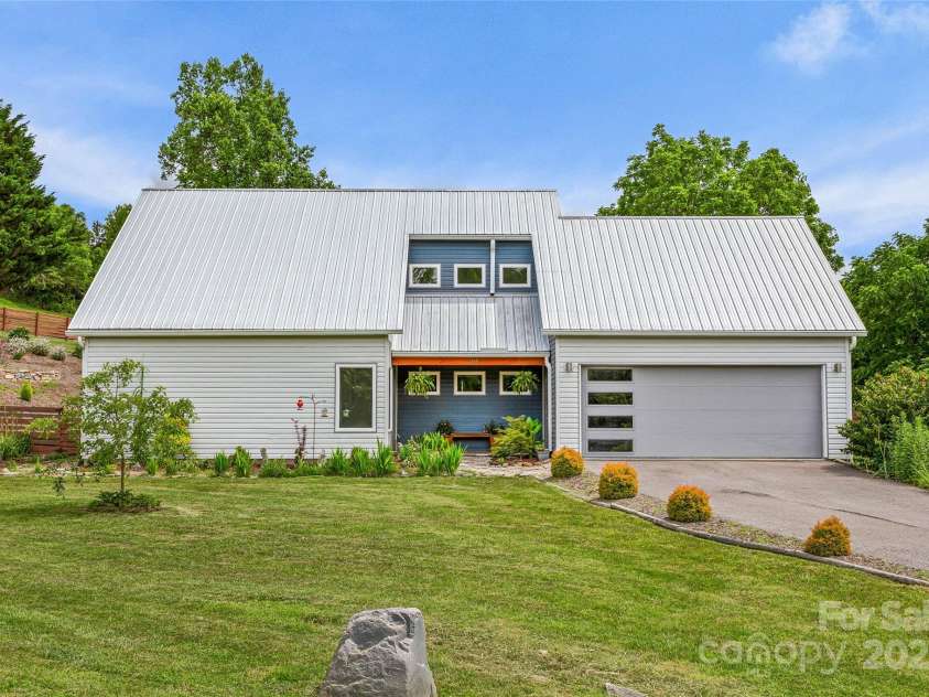 344 Hemlock Springs Trail, Weaverville, NC 28787.  MLS# CAR4271201, YatesRealty ID 24133. Contemporary design level living and tranquil surroundings
