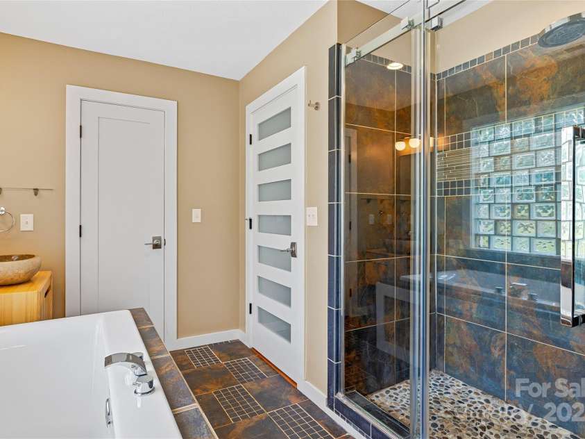 344 Hemlock Springs Trail, Weaverville, NC 28787.  MLS# CAR4271201, YatesRealty ID 24133. Primary Bath En-Suite