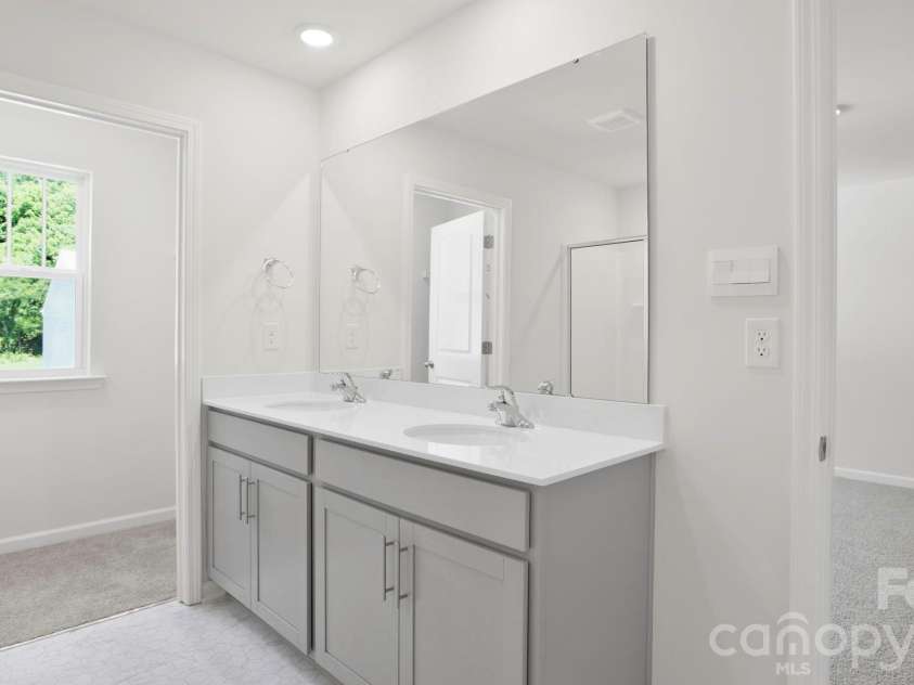 76 Creekwalk Lane, Waynesville, NC 28785.  MLS# CAR4339935, YatesRealty ID 24133. 