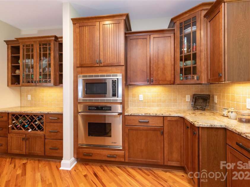 39 Hawks Pointe Lane, Weaverville, NC 28787.  MLS# CAR4228762, YatesRealty ID 24134. Plenty of storage