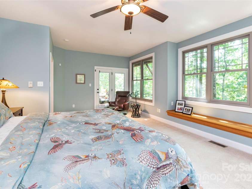 39 Hawks Pointe Lane, Weaverville, NC 28787.  MLS# CAR4228762, YatesRealty ID 24134. Primary suite
