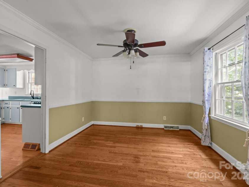 3520 Rea Road, Charlotte, NC 28226.  MLS# CAR4274479, YatesRealty ID 24135. 