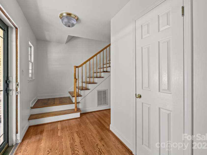 3520 Rea Road, Charlotte, NC 28226.  MLS# CAR4274479, YatesRealty ID 24135. 