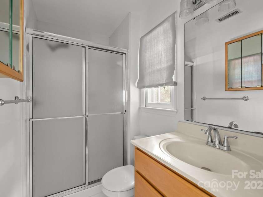 3520 Rea Road, Charlotte, NC 28226.  MLS# CAR4274479, YatesRealty ID 24135. 