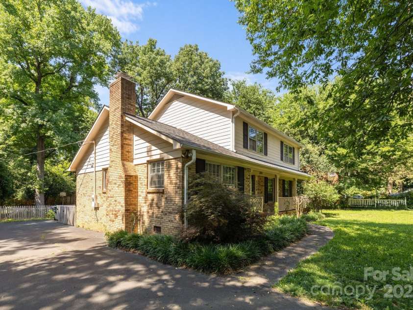 3520 Rea Road, Charlotte, NC 28226.  MLS# CAR4274479, YatesRealty ID 24135. 