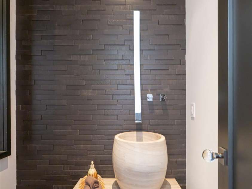 32 Brookline Drive, Asheville, NC 28803.  MLS# CAR4241064, YatesRealty ID 24136. 