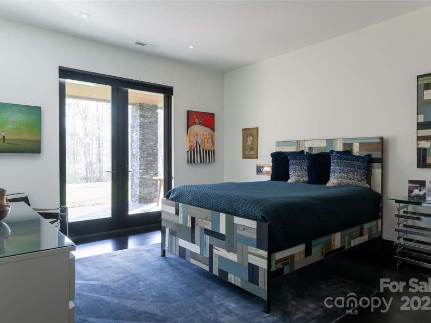 32 Brookline Drive, Asheville, NC 28803.  MLS# CAR4241064, YatesRealty ID 24136. 