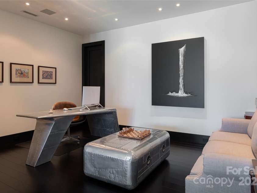 32 Brookline Drive, Asheville, NC 28803.  MLS# CAR4241064, YatesRealty ID 24136. 