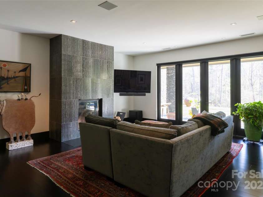 32 Brookline Drive, Asheville, NC 28803.  MLS# CAR4241064, YatesRealty ID 24136. 