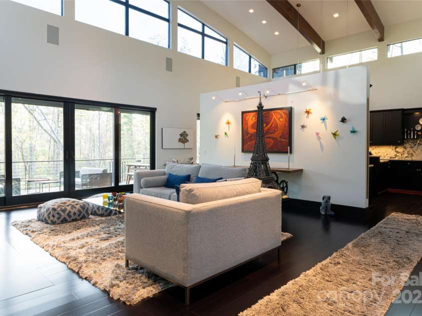 32 Brookline Drive, Asheville, NC 28803.  MLS# CAR4241064, YatesRealty ID 24136. 