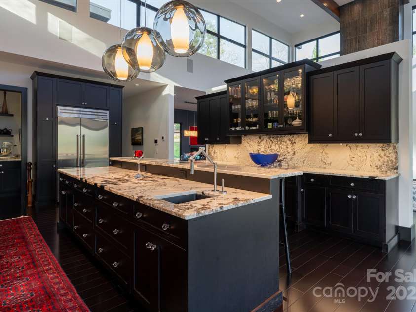 32 Brookline Drive, Asheville, NC 28803.  MLS# CAR4241064, YatesRealty ID 24136. 