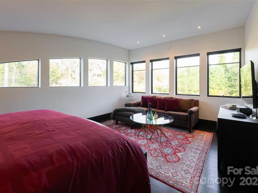 32 Brookline Drive, Asheville, NC 28803.  MLS# CAR4241064, YatesRealty ID 24136. 