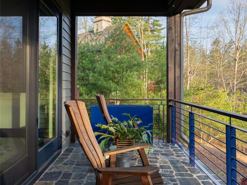 32 Brookline Drive, Asheville, NC 28803.  MLS# CAR4241064, YatesRealty ID 24136. 