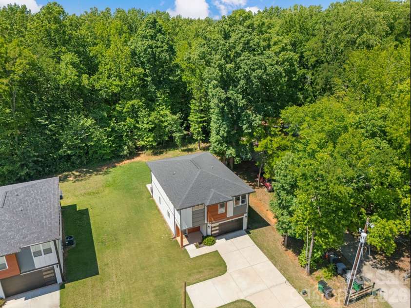8925 Harrisburg Road, Charlotte, NC 28215.  MLS# CAR4380579, YatesRealty ID 24137. 