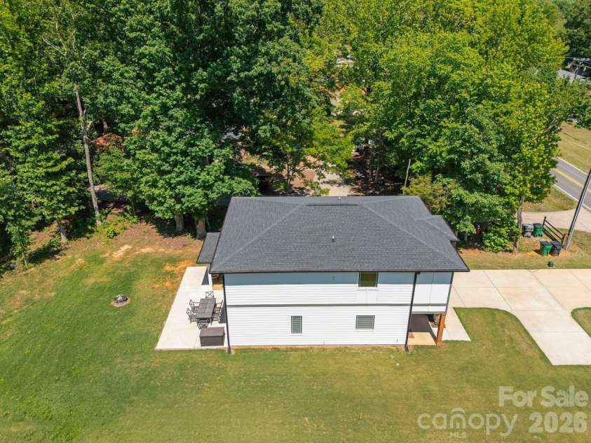 8925 Harrisburg Road, Charlotte, NC 28215.  MLS# CAR4380579, YatesRealty ID 24137. 