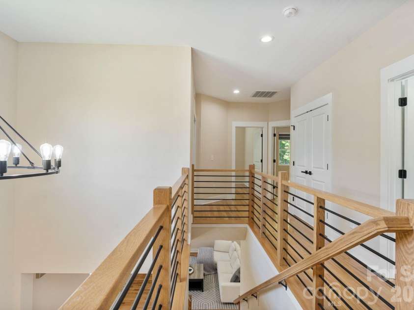 8925 Harrisburg Road, Charlotte, NC 28215.  MLS# CAR4380579, YatesRealty ID 24137. 
