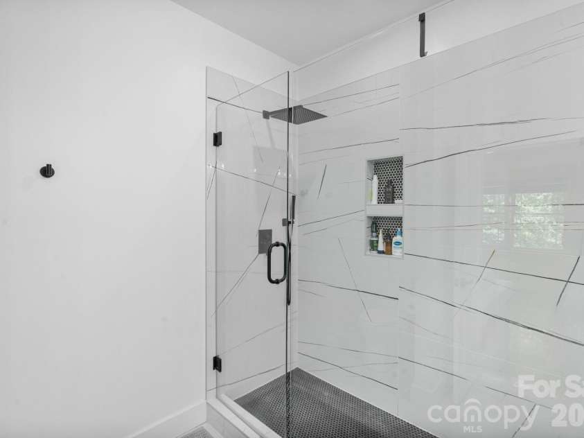 8925 Harrisburg Road, Charlotte, NC 28215.  MLS# CAR4380579, YatesRealty ID 24137. 
