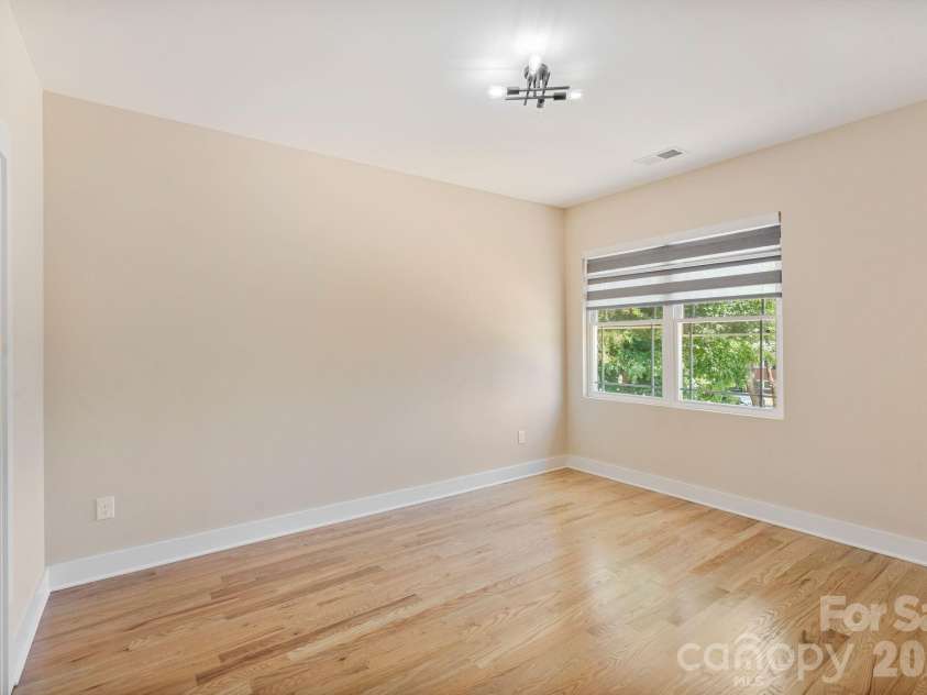 8925 Harrisburg Road, Charlotte, NC 28215.  MLS# CAR4380579, YatesRealty ID 24137. 
