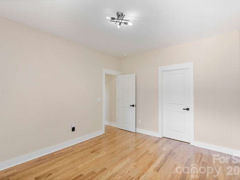 8925 Harrisburg Road, Charlotte, NC 28215.  MLS# CAR4380579, YatesRealty ID 24137. 
