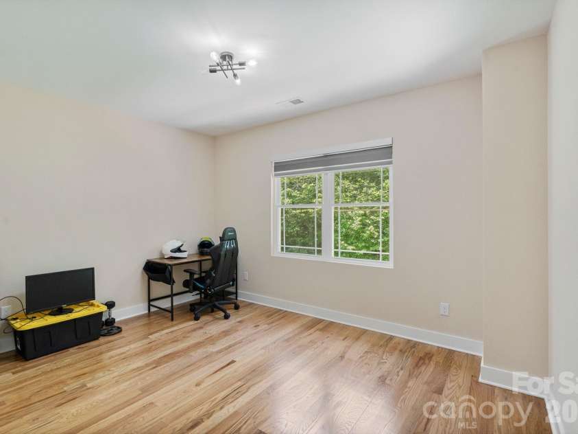 8925 Harrisburg Road, Charlotte, NC 28215.  MLS# CAR4380579, YatesRealty ID 24137. 