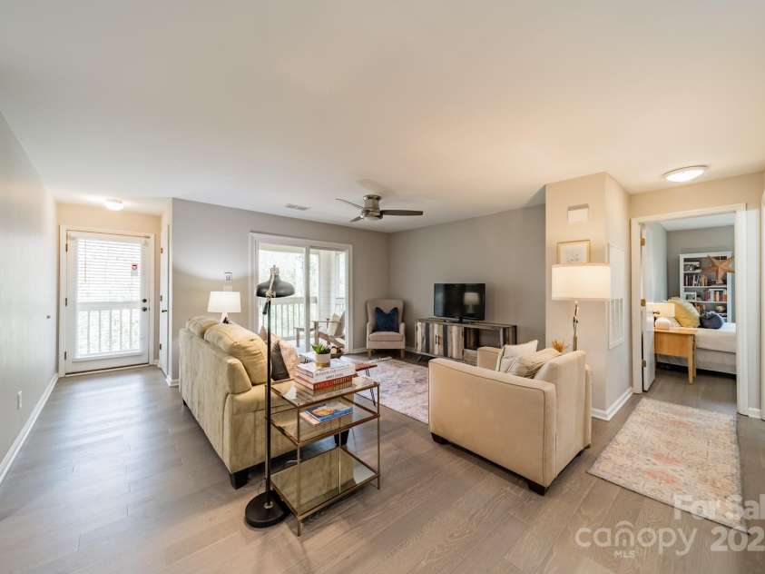 1001 Churchill Downs Court, Charlotte, NC 28211.  MLS# CAR4235260, YatesRealty ID 2414. 