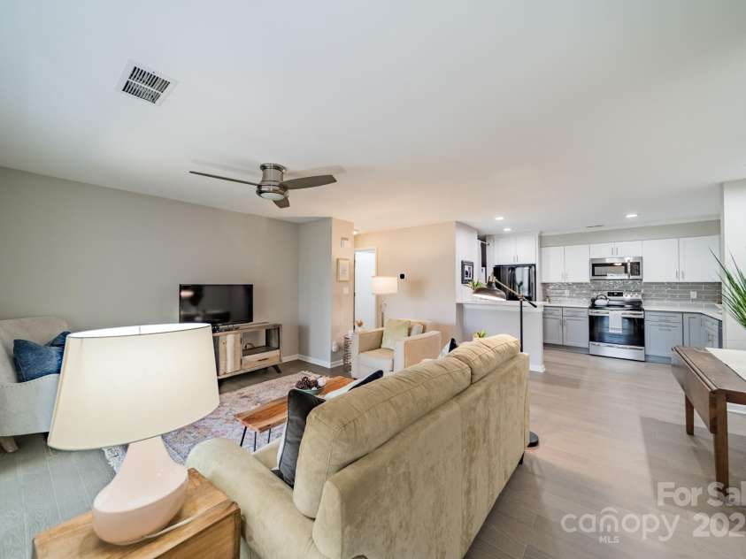 1001 Churchill Downs Court, Charlotte, NC 28211.  MLS# CAR4235260, YatesRealty ID 2414. 