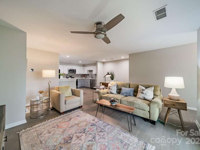 1001 Churchill Downs Court, Charlotte, NC 28211.  MLS# CAR4235260, YatesRealty ID 2414. 