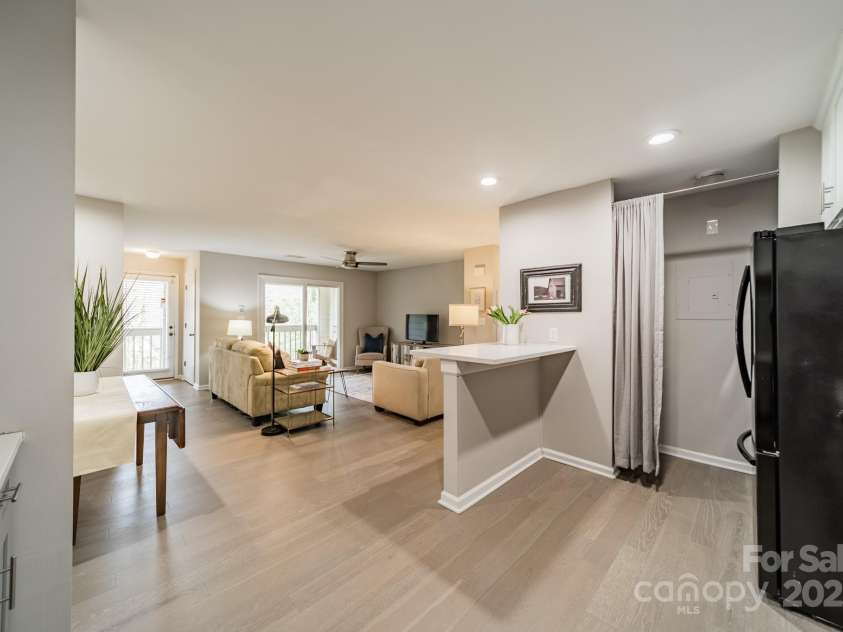 1001 Churchill Downs Court, Charlotte, NC 28211.  MLS# CAR4235260, YatesRealty ID 2414. 