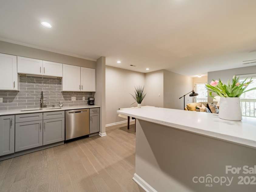 1001 Churchill Downs Court, Charlotte, NC 28211.  MLS# CAR4235260, YatesRealty ID 2414. 