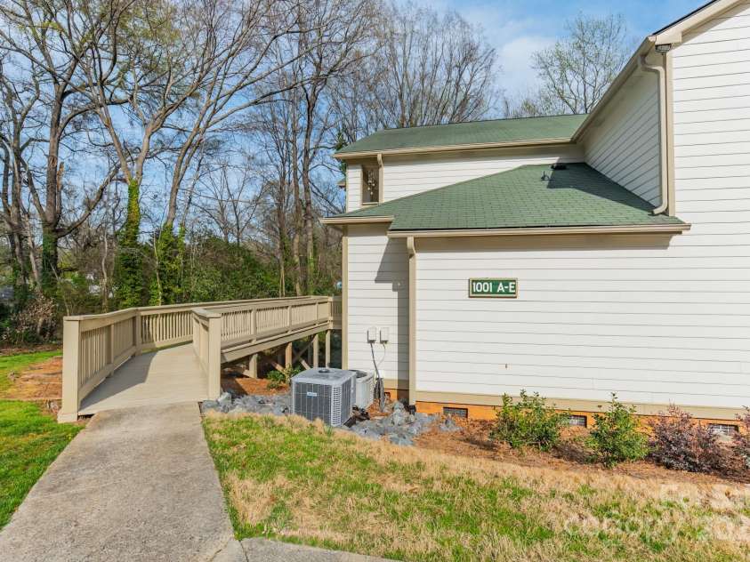 1001 Churchill Downs Court, Charlotte, NC 28211.  MLS# CAR4235260, YatesRealty ID 2414. 
