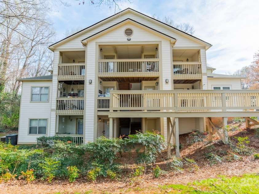 1001 Churchill Downs Court, Charlotte, NC 28211.  MLS# CAR4235260, YatesRealty ID 2414. 