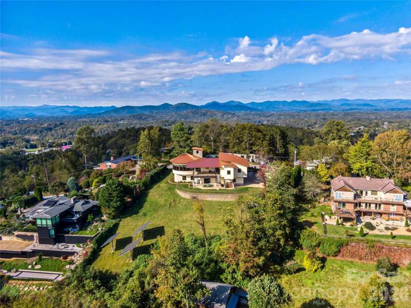 95 Horizon Hill Road, Asheville, NC 28804.  MLS# CAR4319881, YatesRealty ID 2414. 