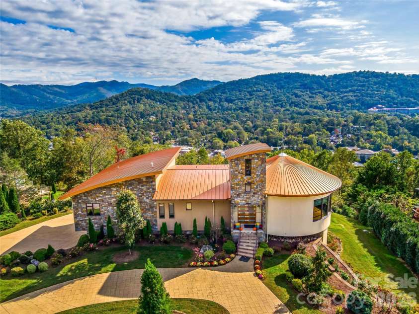 95 Horizon Hill Road, Asheville, NC 28804.  MLS# CAR4319881, YatesRealty ID 2414. 