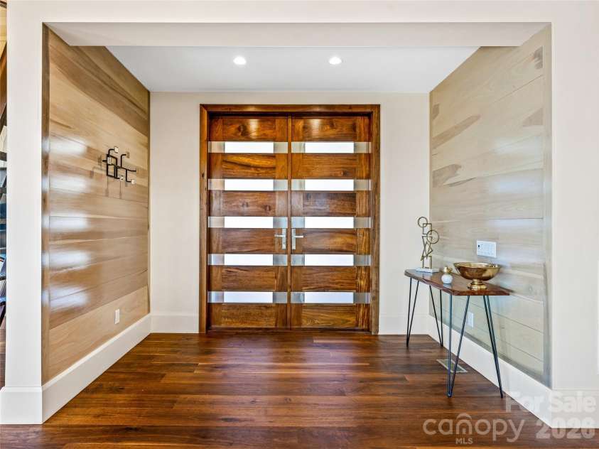 95 Horizon Hill Road, Asheville, NC 28804.  MLS# CAR4319881, YatesRealty ID 2414. 