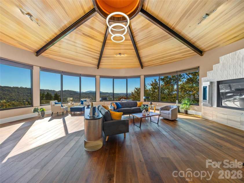 95 Horizon Hill Road, Asheville, NC 28804.  MLS# CAR4319881, YatesRealty ID 2414. 