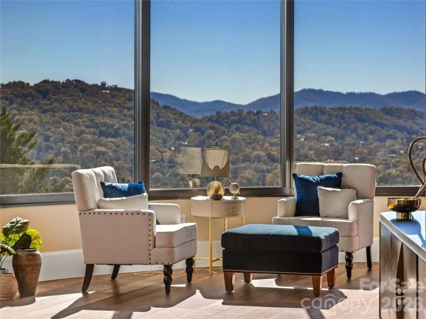 95 Horizon Hill Road, Asheville, NC 28804.  MLS# CAR4319881, YatesRealty ID 2414. 